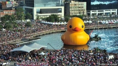 Giant Rubber Ducky
